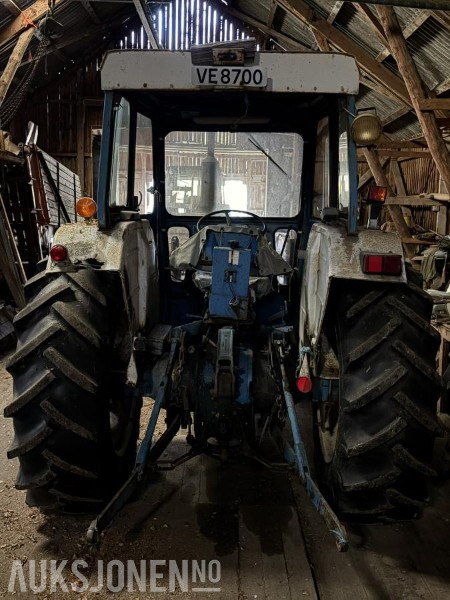 1975 FORD 4000 MED FRONTLASTER - Traktor: slika 1975 FORD 4000 MED FRONTLASTER - Traktor 1975 FORD 4000 MED FRONTLASTER - Traktor: slika 1975 FORD 4000 MED FRONTLASTER - Traktor