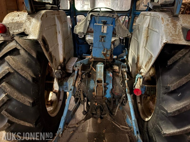 1975 FORD 4000 MED FRONTLASTER - Traktor: slika 1975 FORD 4000 MED FRONTLASTER - Traktor 1975 FORD 4000 MED FRONTLASTER - Traktor: slika 1975 FORD 4000 MED FRONTLASTER - Traktor