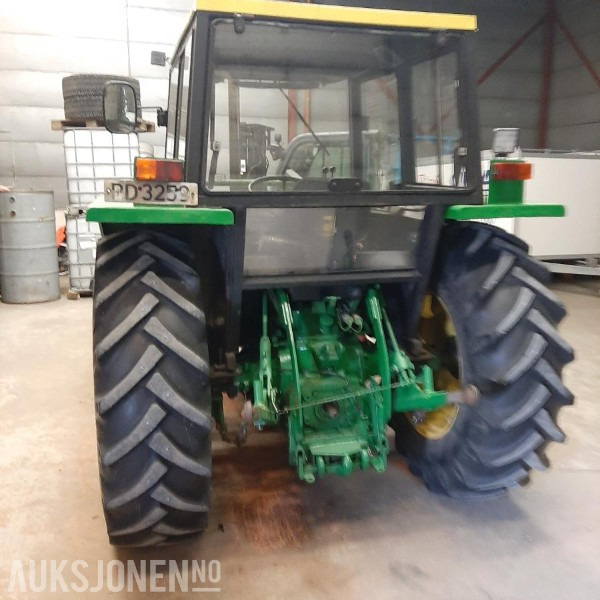 1982 John Deere 1140 med frontlaster - Traktor: slika 1982 John Deere 1140 med frontlaster - Traktor 1982 John Deere 1140 med frontlaster - Traktor: slika 1982 John Deere 1140 med frontlaster - Traktor