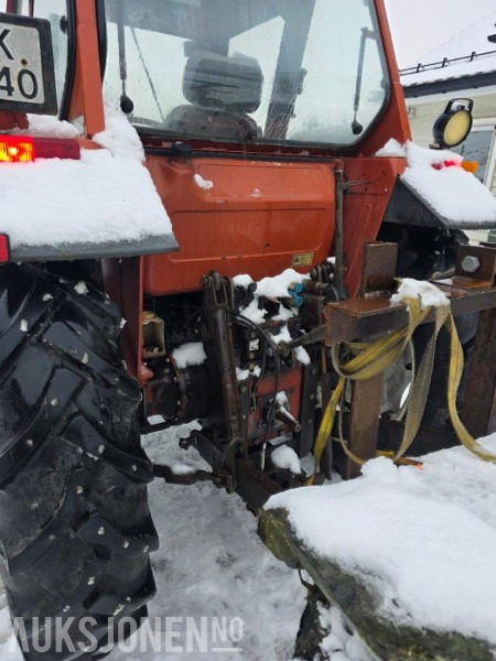 1986 Fiat 80-90 MVA FRI TRAKTOR MED FRONSKUFFE OG TRIMA FRONTLASTER - Traktor: slika 1986 Fiat 80-90 MVA FRI TRAKTOR MED FRONSKUFFE OG TRIMA FRONTLASTER - Traktor 1986 Fiat 80-90 MVA FRI TRAKTOR MED FRONSKUFFE OG TRIMA FRONTLASTER - Traktor: slika 1986 Fiat 80-90 MVA FRI TRAKTOR MED FRONSKUFFE OG TRIMA FRONTLASTER - Traktor