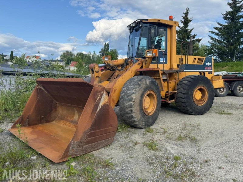 1988 Komatsu WA380 hjullaster - Utovarivač na kotačima: slika 1988 Komatsu WA380 hjullaster - Utovarivač na kotačima 1988 Komatsu WA380 hjullaster - Utovarivač na kotačima: slika 1988 Komatsu WA380 hjullaster - Utovarivač na kotačima
