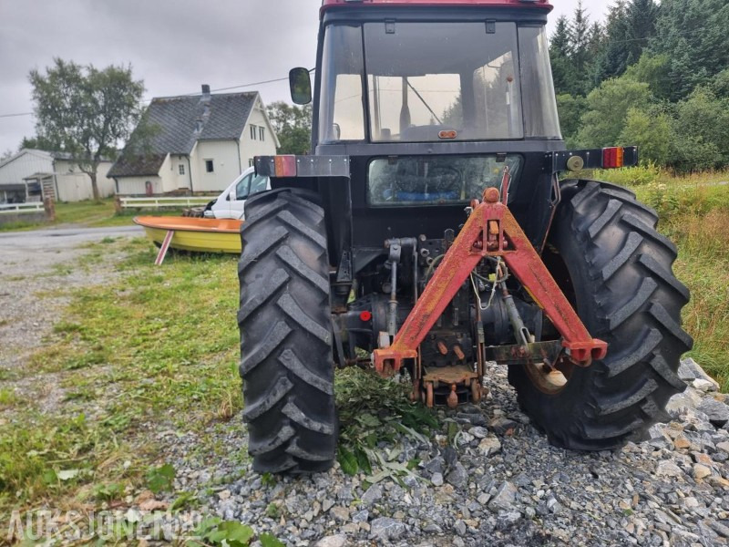 1990 CASE IH 956XL TRAKTOR snøfres 2 skuffer triangelfeste MVA FRI - Traktor: slika 1990 CASE IH 956XL TRAKTOR snøfres 2 skuffer triangelfeste MVA FRI - Traktor 1990 CASE IH 956XL TRAKTOR snøfres 2 skuffer triangelfeste MVA FRI - Traktor: slika 1990 CASE IH 956XL TRAKTOR snøfres 2 skuffer triangelfeste MVA FRI - Traktor