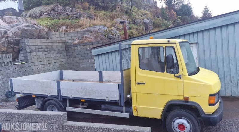 1994 Mercedes-Benz vario 611D lav km stand 9000km med kran - Kamion s otvorenim sandukom: slika 1994 Mercedes-Benz vario 611D lav km stand 9000km med kran - Kamion s otvorenim sandukom 1994 Mercedes-Benz vario 611D lav km stand 9000km med kran - Kamion s otvorenim sandukom: slika 1994 Mercedes-Benz vario 611D lav km stand 9000km med kran - Kamion s otvorenim sandukom