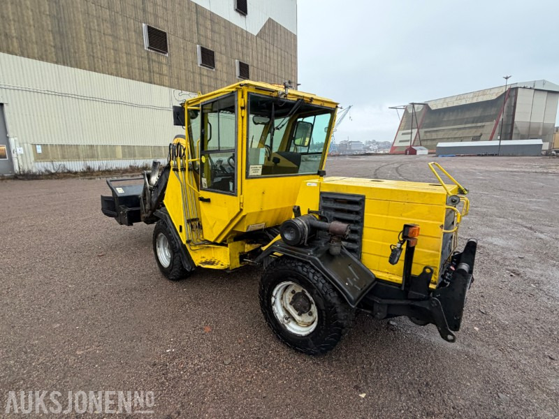 1996 Wille P504-T hjullaster - Snøfres - Universalskuffe - Sommerdekk/vinterdekk - Mini utovarivač: slika 1996 Wille P504-T hjullaster - Snøfres - Universalskuffe - Sommerdekk/vinterdekk - Mini utovarivač 1996 Wille P504-T hjullaster - Snøfres - Universalskuffe - Sommerdekk/vinterdekk - Mini utovarivač: slika 1996 Wille P504-T hjullaster - Snøfres - Universalskuffe - Sommerdekk/vinterdekk - Mini utovarivač