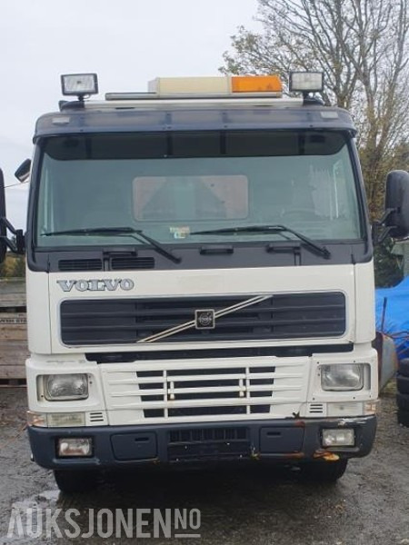 2000 Volvo FM-12 MED KASSE OG MASKINFLAK - Kamion s kukastom dizalicom: slika 2000 Volvo FM-12 MED KASSE OG MASKINFLAK - Kamion s kukastom dizalicom 2000 Volvo FM-12 MED KASSE OG MASKINFLAK - Kamion s kukastom dizalicom: slika 2000 Volvo FM-12 MED KASSE OG MASKINFLAK - Kamion s kukastom dizalicom