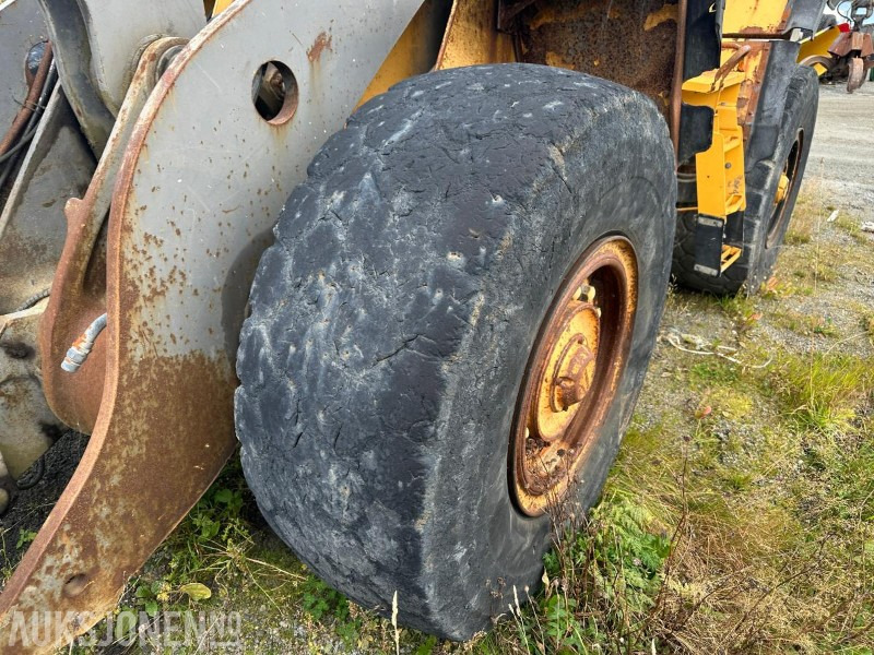 2002 Volvo L90D hjullaster – 17 tonn // Helgummihjul // Sentralsmøring - Utovarivač na kotačima: slika 2002 Volvo L90D hjullaster – 17 tonn // Helgummihjul // Sentralsmøring - Utovarivač na kotačima 2002 Volvo L90D hjullaster – 17 tonn // Helgummihjul // Sentralsmøring - Utovarivač na kotačima: slika 2002 Volvo L90D hjullaster – 17 tonn // Helgummihjul // Sentralsmøring - Utovarivač na kotačima