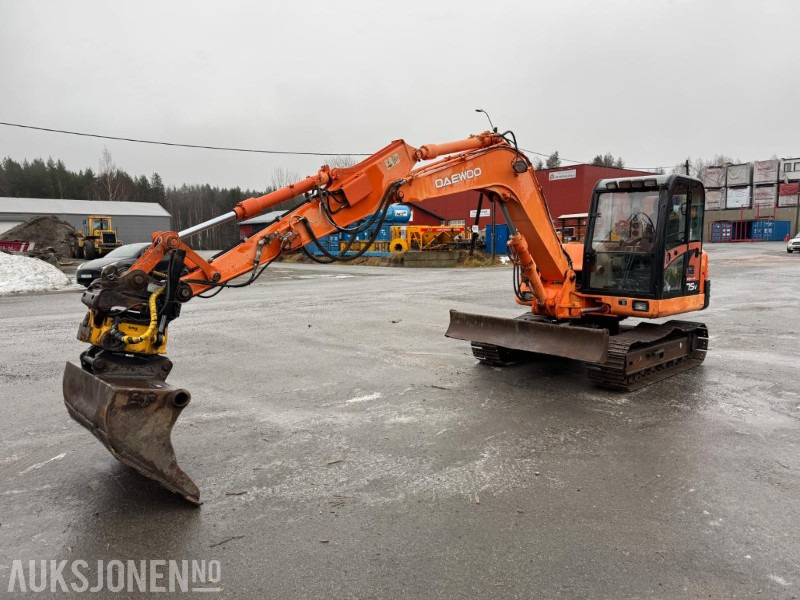 2004 Daewoo Solar 75v gravemaskin / tiltrotator / pusseskuffe / 3626 timer - Bager: slika 2004 Daewoo Solar 75v gravemaskin / tiltrotator / pusseskuffe / 3626 timer - Bager 2004 Daewoo Solar 75v gravemaskin / tiltrotator / pusseskuffe / 3626 timer - Bager: slika 2004 Daewoo Solar 75v gravemaskin / tiltrotator / pusseskuffe / 3626 timer - Bager