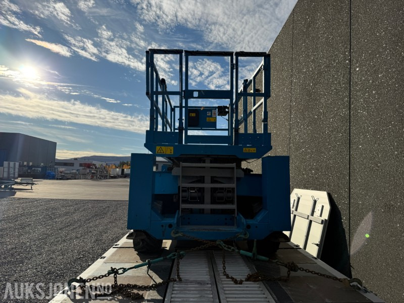 2004 Genie GS-3268R - Sakselift - 4x4 - 4152kg - 3734t - Podizna platforma: slika 2004 Genie GS-3268R - Sakselift - 4x4 - 4152kg - 3734t - Podizna platforma 2004 Genie GS-3268R - Sakselift - 4x4 - 4152kg - 3734t - Podizna platforma: slika 2004 Genie GS-3268R - Sakselift - 4x4 - 4152kg - 3734t - Podizna platforma
