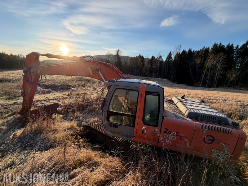 2004 Hitachi ZX210 LC beltegraver - REP.objekt - Bager: slika 2004 Hitachi ZX210 LC beltegraver - REP.objekt - Bager 2004 Hitachi ZX210 LC beltegraver - REP.objekt - Bager: slika 2004 Hitachi ZX210 LC beltegraver - REP.objekt - Bager