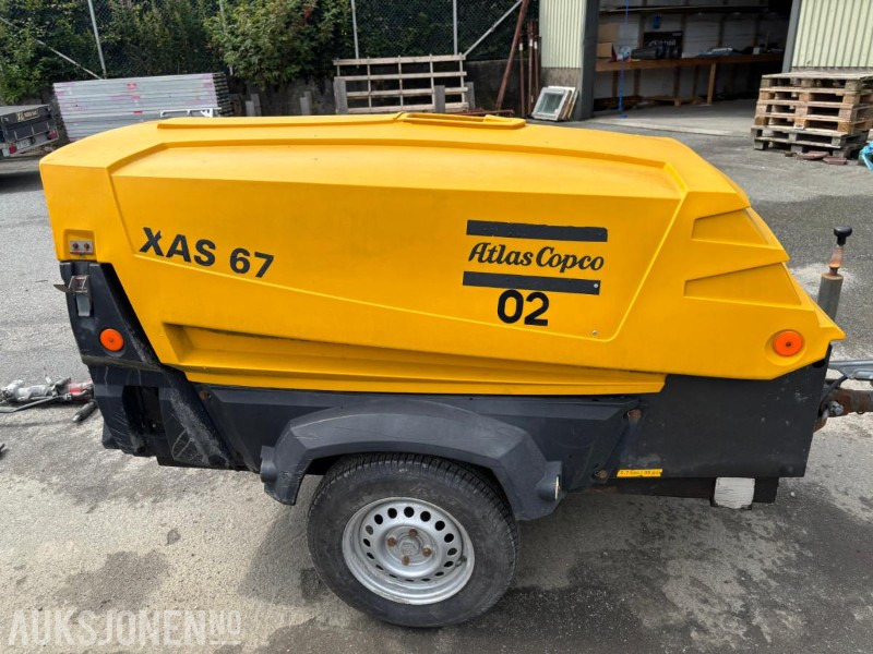 2005 Atlas Copco Xas 67. Luftkompressor - Platforma za bušenje: slika 2005 Atlas Copco Xas 67. Luftkompressor - Platforma za bušenje 2005 Atlas Copco Xas 67. Luftkompressor - Platforma za bušenje: slika 2005 Atlas Copco Xas 67. Luftkompressor - Platforma za bušenje