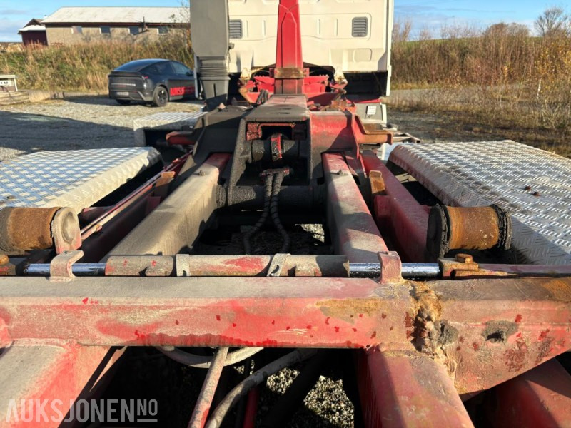Kamion s kukastom dizalicom 2005 Iveco 260S48 krokløft: slika Kamion s kukastom dizalicom 2005 Iveco 260S48 krokløft Kamion s kukastom dizalicom 2005 Iveco 260S48 krokløft: slika Kamion s kukastom dizalicom 2005 Iveco 260S48 krokløft