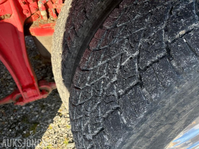 Kamion s kukastom dizalicom 2005 Iveco 260S48 krokløft: slika Kamion s kukastom dizalicom 2005 Iveco 260S48 krokløft Kamion s kukastom dizalicom 2005 Iveco 260S48 krokløft: slika Kamion s kukastom dizalicom 2005 Iveco 260S48 krokløft