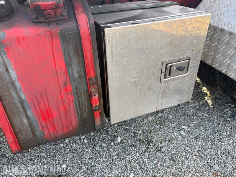 Kamion s kukastom dizalicom 2005 Iveco 260S48 krokløft: slika Kamion s kukastom dizalicom 2005 Iveco 260S48 krokløft Kamion s kukastom dizalicom 2005 Iveco 260S48 krokløft: slika Kamion s kukastom dizalicom 2005 Iveco 260S48 krokløft