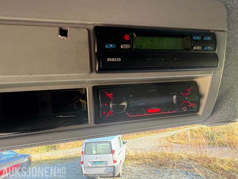 Kamion s kukastom dizalicom 2005 Iveco 260S48 krokløft: slika Kamion s kukastom dizalicom 2005 Iveco 260S48 krokløft Kamion s kukastom dizalicom 2005 Iveco 260S48 krokløft: slika Kamion s kukastom dizalicom 2005 Iveco 260S48 krokløft