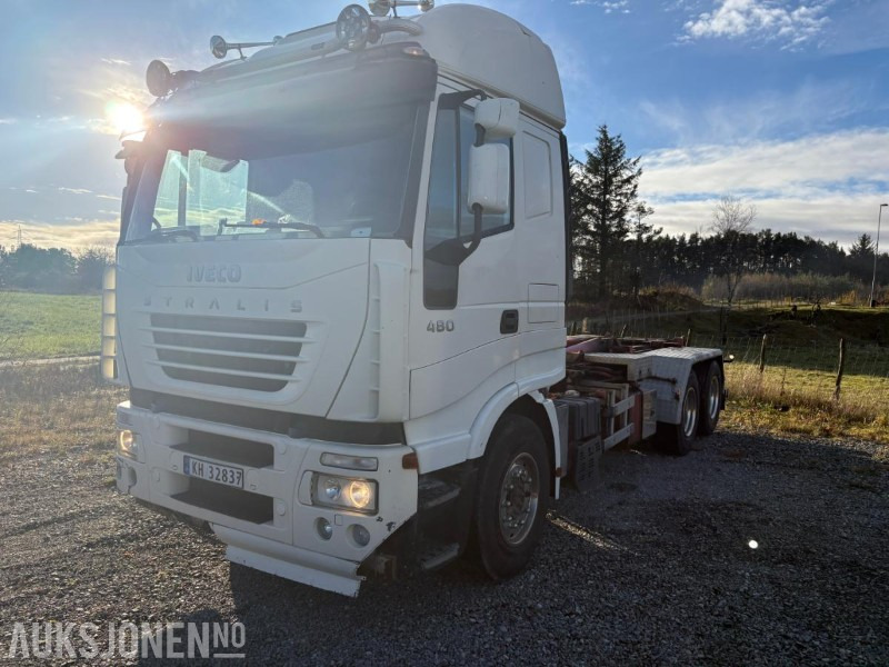 2005 Iveco 260S48 krokløft - Kamion s kukastom dizalicom: slika 2005 Iveco 260S48 krokløft - Kamion s kukastom dizalicom 2005 Iveco 260S48 krokløft - Kamion s kukastom dizalicom: slika 2005 Iveco 260S48 krokløft - Kamion s kukastom dizalicom