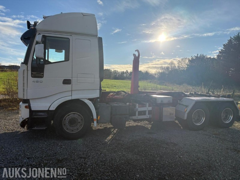 Kamion s kukastom dizalicom 2005 Iveco 260S48 krokløft: slika Kamion s kukastom dizalicom 2005 Iveco 260S48 krokløft Kamion s kukastom dizalicom 2005 Iveco 260S48 krokløft: slika Kamion s kukastom dizalicom 2005 Iveco 260S48 krokløft