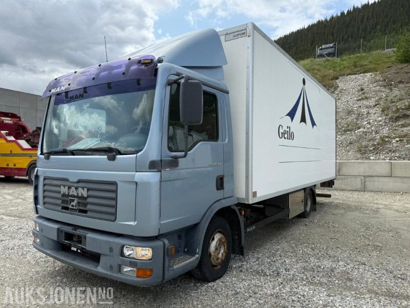 2005 MAN TGL 8.180 skapbil med løftelem - Kamion sandučar: slika 2005 MAN TGL 8.180 skapbil med løftelem - Kamion sandučar 2005 MAN TGL 8.180 skapbil med løftelem - Kamion sandučar: slika 2005 MAN TGL 8.180 skapbil med løftelem - Kamion sandučar