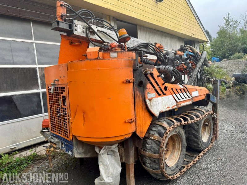 2005 Tamrock Commando 120 - Slagtimer: 5481 - Platforma za bušenje: slika 2005 Tamrock Commando 120 - Slagtimer: 5481 - Platforma za bušenje 2005 Tamrock Commando 120 - Slagtimer: 5481 - Platforma za bušenje: slika 2005 Tamrock Commando 120 - Slagtimer: 5481 - Platforma za bušenje