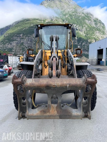 2005 Volvo L60E Hjullaster - Tilleggshydraulikk - Utovarivač na kotačima: slika 2005 Volvo L60E Hjullaster - Tilleggshydraulikk - Utovarivač na kotačima 2005 Volvo L60E Hjullaster - Tilleggshydraulikk - Utovarivač na kotačima: slika 2005 Volvo L60E Hjullaster - Tilleggshydraulikk - Utovarivač na kotačima