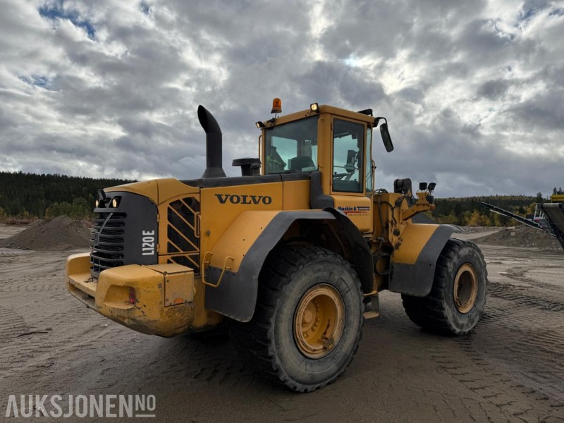 2006 Volvo L120E - Sentralsmøring - 14887 timer - Utovarivač na kotačima: slika 2006 Volvo L120E - Sentralsmøring - 14887 timer - Utovarivač na kotačima 2006 Volvo L120E - Sentralsmøring - 14887 timer - Utovarivač na kotačima: slika 2006 Volvo L120E - Sentralsmøring - 14887 timer - Utovarivač na kotačima