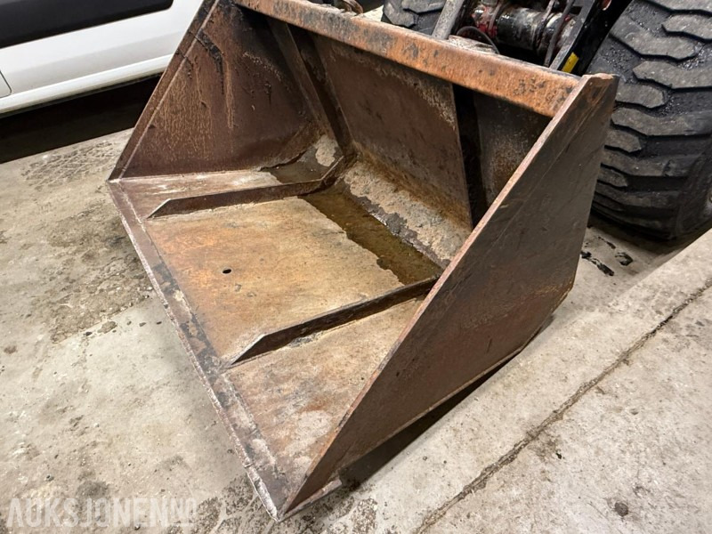 2006 Weidemann 1350CX Hjullaster - 3387T - Skuff - Sertifisert - Utovarivač na kotačima: slika 2006 Weidemann 1350CX Hjullaster - 3387T - Skuff - Sertifisert - Utovarivač na kotačima 2006 Weidemann 1350CX Hjullaster - 3387T - Skuff - Sertifisert - Utovarivač na kotačima: slika 2006 Weidemann 1350CX Hjullaster - 3387T - Skuff - Sertifisert - Utovarivač na kotačima