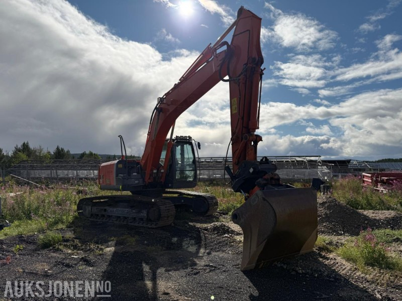 2008 Hitachi ZX210LC-3 – 9754 t - Novatron - Sentralsmøring - Bager: slika 2008 Hitachi ZX210LC-3 – 9754 t - Novatron - Sentralsmøring - Bager 2008 Hitachi ZX210LC-3 – 9754 t - Novatron - Sentralsmøring - Bager: slika 2008 Hitachi ZX210LC-3 – 9754 t - Novatron - Sentralsmøring - Bager