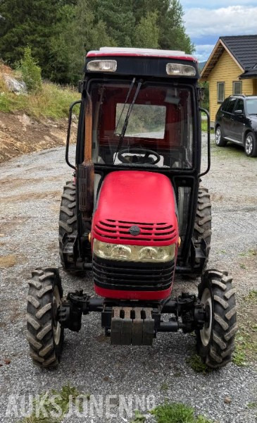 2008 Jinma 254 traktor 4x4 Diesel med snøfres, klettskuffe(fast) og triangelfeste - Kun 655,2 timer - Traktor: slika 2008 Jinma 254 traktor 4x4 Diesel med snøfres, klettskuffe(fast) og triangelfeste - Kun 655,2 timer - Traktor 2008 Jinma 254 traktor 4x4 Diesel med snøfres, klettskuffe(fast) og triangelfeste - Kun 655,2 timer - Traktor: slika 2008 Jinma 254 traktor 4x4 Diesel med snøfres, klettskuffe(fast) og triangelfeste - Kun 655,2 timer - Traktor