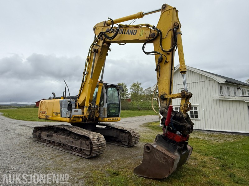 2008 Kobelco E215B Beltegraver - 2 skuffer - Rotortilt og leddet bom - Bager: slika 2008 Kobelco E215B Beltegraver - 2 skuffer - Rotortilt og leddet bom - Bager 2008 Kobelco E215B Beltegraver - 2 skuffer - Rotortilt og leddet bom - Bager: slika 2008 Kobelco E215B Beltegraver - 2 skuffer - Rotortilt og leddet bom - Bager