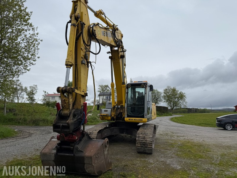 2008 Kobelco E215B Beltegraver - 2 skuffer - Rotortilt og leddet bom - Bager: slika 2008 Kobelco E215B Beltegraver - 2 skuffer - Rotortilt og leddet bom - Bager 2008 Kobelco E215B Beltegraver - 2 skuffer - Rotortilt og leddet bom - Bager: slika 2008 Kobelco E215B Beltegraver - 2 skuffer - Rotortilt og leddet bom - Bager