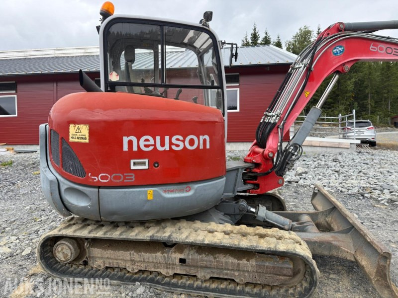 2008 Neuson 6003 minigraver m/6074 timer grave&pusseskuffe - Mini bager: slika 2008 Neuson 6003 minigraver m/6074 timer grave&pusseskuffe - Mini bager 2008 Neuson 6003 minigraver m/6074 timer grave&pusseskuffe - Mini bager: slika 2008 Neuson 6003 minigraver m/6074 timer grave&pusseskuffe - Mini bager