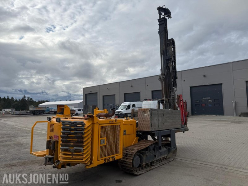 2008 QMATEC 510TS PELERIGG m/4hammere - Platforma za bušenje: slika 2008 QMATEC 510TS PELERIGG m/4hammere - Platforma za bušenje 2008 QMATEC 510TS PELERIGG m/4hammere - Platforma za bušenje: slika 2008 QMATEC 510TS PELERIGG m/4hammere - Platforma za bušenje