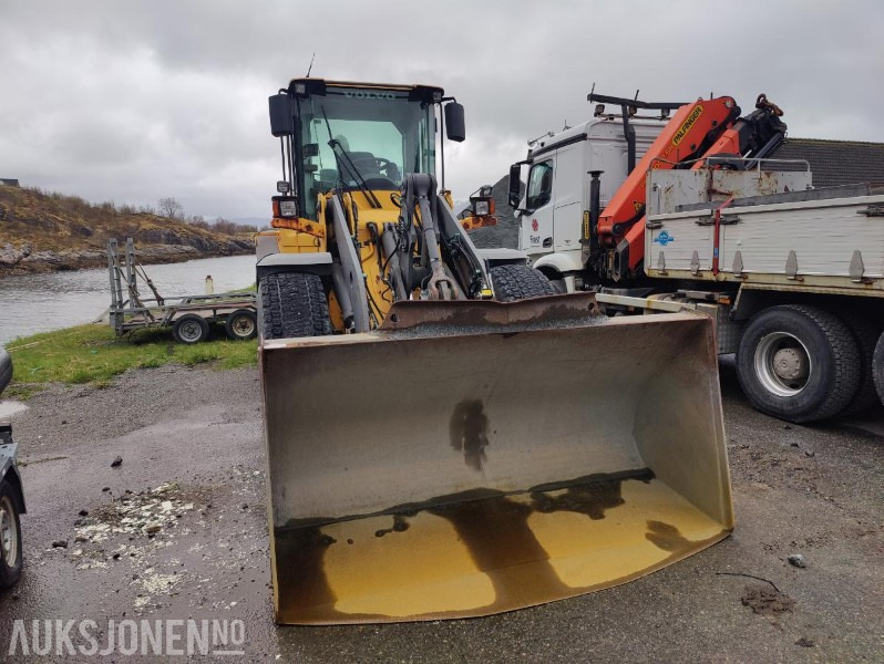 2008 Volvo L70F Hjulaster - 9031 Timer - Utovarivač na kotačima: slika 2008 Volvo L70F Hjulaster - 9031 Timer - Utovarivač na kotačima 2008 Volvo L70F Hjulaster - 9031 Timer - Utovarivač na kotačima: slika 2008 Volvo L70F Hjulaster - 9031 Timer - Utovarivač na kotačima