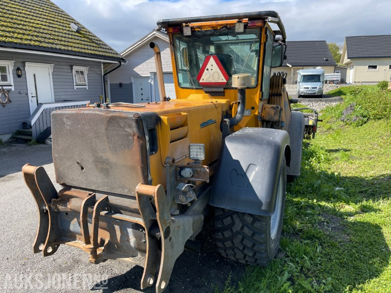2008 Wille 855C-C44 med snøskuffe og skjær - Utovarivač na kotačima: slika 2008 Wille 855C-C44 med snøskuffe og skjær - Utovarivač na kotačima 2008 Wille 855C-C44 med snøskuffe og skjær - Utovarivač na kotačima: slika 2008 Wille 855C-C44 med snøskuffe og skjær - Utovarivač na kotačima