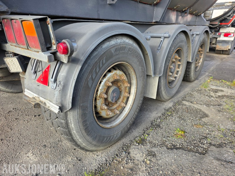 Zakup  2009 Nor Slep PHV-24D asfalt henger 3 akslet 2009 Nor Slep PHV-24D asfalt henger 3 akslet: slika Zakup  2009 Nor Slep PHV-24D asfalt henger 3 akslet 2009 Nor Slep PHV-24D asfalt henger 3 akslet