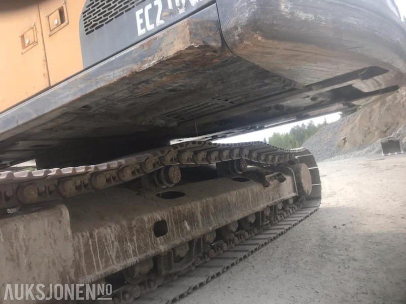 2009 Volvo EC210CL modell, Sentralsmøring, Rototil, pusse skuffe, byttet understell 1.000 timer siden, 15.500 arbeidstimer - Bager: slika 2009 Volvo EC210CL modell, Sentralsmøring, Rototil, pusse skuffe, byttet understell 1.000 timer siden, 15.500 arbeidstimer - Bager 2009 Volvo EC210CL modell, Sentralsmøring, Rototil, pusse skuffe, byttet understell 1.000 timer siden, 15.500 arbeidstimer - Bager: slika 2009 Volvo EC210CL modell, Sentralsmøring, Rototil, pusse skuffe, byttet understell 1.000 timer siden, 15.500 arbeidstimer - Bager