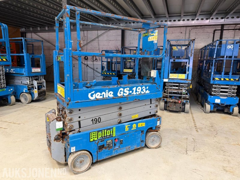 2011 Genie GS-1932 sakselift - Podizna platforma: slika 2011 Genie GS-1932 sakselift - Podizna platforma 2011 Genie GS-1932 sakselift - Podizna platforma: slika 2011 Genie GS-1932 sakselift - Podizna platforma