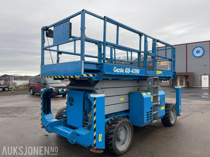 2011 Genie GS 4390 Sakselift, 1698 timer - Podizna platforma: slika 2011 Genie GS 4390 Sakselift, 1698 timer - Podizna platforma 2011 Genie GS 4390 Sakselift, 1698 timer - Podizna platforma: slika 2011 Genie GS 4390 Sakselift, 1698 timer - Podizna platforma