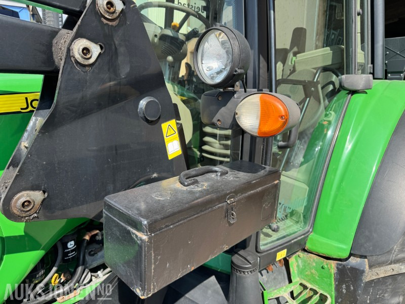Traktor 2011 John Deere 6430 Premium traktor med laster: slika Traktor 2011 John Deere 6430 Premium traktor med laster