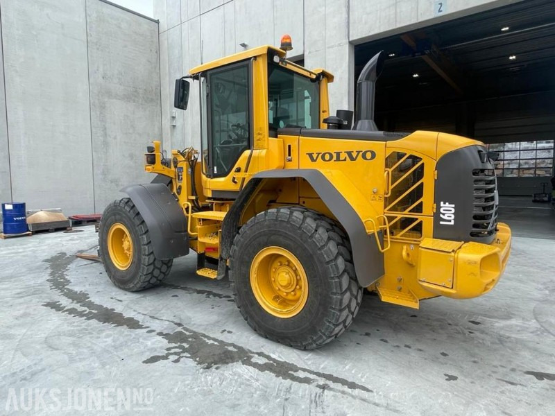 2011 VOLVO L60F HJULLASTER - SPAKSTYRING - NYE DEKK - BBS - 3-4 FUNKSJON - PALLEGAFLER - SKUFFE - KAMERA - MYE PÅKOSTET! - Utovarivač na kotačima: slika 2011 VOLVO L60F HJULLASTER - SPAKSTYRING - NYE DEKK - BBS - 3-4 FUNKSJON - PALLEGAFLER - SKUFFE - KAMERA - MYE PÅKOSTET! - Utovarivač na kotačima 2011 VOLVO L60F HJULLASTER - SPAKSTYRING - NYE DEKK - BBS - 3-4 FUNKSJON - PALLEGAFLER - SKUFFE - KAMERA - MYE PÅKOSTET! - Utovarivač na kotačima: slika 2011 VOLVO L60F HJULLASTER - SPAKSTYRING - NYE DEKK - BBS - 3-4 FUNKSJON - PALLEGAFLER - SKUFFE - KAMERA - MYE PÅKOSTET! - Utovarivač na kotačima