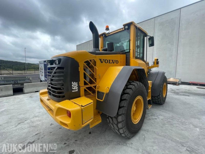 2011 VOLVO L60F HJULLASTER - SPAKSTYRING - NYE DEKK - BBS - 3-4 FUNKSJON - PALLEGAFLER - SKUFFE - KAMERA - MYE PÅKOSTET! - Utovarivač na kotačima: slika 2011 VOLVO L60F HJULLASTER - SPAKSTYRING - NYE DEKK - BBS - 3-4 FUNKSJON - PALLEGAFLER - SKUFFE - KAMERA - MYE PÅKOSTET! - Utovarivač na kotačima 2011 VOLVO L60F HJULLASTER - SPAKSTYRING - NYE DEKK - BBS - 3-4 FUNKSJON - PALLEGAFLER - SKUFFE - KAMERA - MYE PÅKOSTET! - Utovarivač na kotačima: slika 2011 VOLVO L60F HJULLASTER - SPAKSTYRING - NYE DEKK - BBS - 3-4 FUNKSJON - PALLEGAFLER - SKUFFE - KAMERA - MYE PÅKOSTET! - Utovarivač na kotačima
