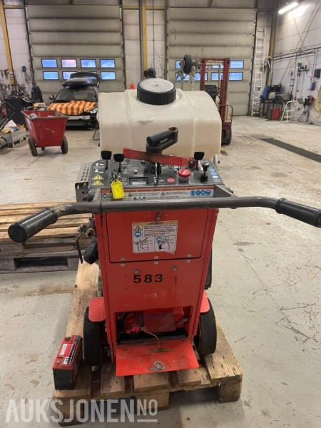 2012 Husqvarna FS524 selvgående gulvsag - Građevinska oprema: slika 2012 Husqvarna FS524 selvgående gulvsag - Građevinska oprema 2012 Husqvarna FS524 selvgående gulvsag - Građevinska oprema: slika 2012 Husqvarna FS524 selvgående gulvsag - Građevinska oprema