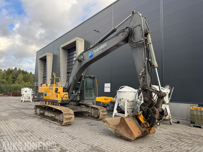 2012 Volvo EC220DL Beltegraver - Gravemaskin - Encon Tiltrotator - Bager: slika 2012 Volvo EC220DL Beltegraver - Gravemaskin - Encon Tiltrotator - Bager 2012 Volvo EC220DL Beltegraver - Gravemaskin - Encon Tiltrotator - Bager: slika 2012 Volvo EC220DL Beltegraver - Gravemaskin - Encon Tiltrotator - Bager
