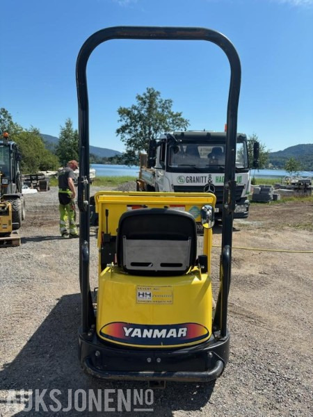 2012 Yanmar C12R Minidumper med treveis tipp / 266 timer - Istovarivač: slika 2012 Yanmar C12R Minidumper med treveis tipp / 266 timer - Istovarivač 2012 Yanmar C12R Minidumper med treveis tipp / 266 timer - Istovarivač: slika 2012 Yanmar C12R Minidumper med treveis tipp / 266 timer - Istovarivač