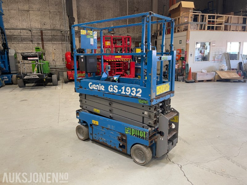 2013 Genie GS-1932 Sakselift - Podizna platforma: slika 2013 Genie GS-1932 Sakselift - Podizna platforma 2013 Genie GS-1932 Sakselift - Podizna platforma: slika 2013 Genie GS-1932 Sakselift - Podizna platforma