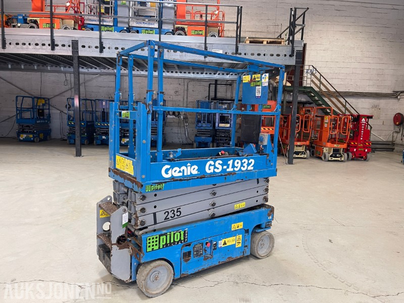 2013 Genie GS-1932 Sakselift - Podizna platforma: slika 2013 Genie GS-1932 Sakselift - Podizna platforma 2013 Genie GS-1932 Sakselift - Podizna platforma: slika 2013 Genie GS-1932 Sakselift - Podizna platforma