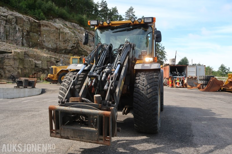 2013 Lundberg 345/5210LSE Hjullaster / 5481 timer / 4 og 5 funksjon - Utovarivač na kotačima: slika 2013 Lundberg 345/5210LSE Hjullaster / 5481 timer / 4 og 5 funksjon - Utovarivač na kotačima 2013 Lundberg 345/5210LSE Hjullaster / 5481 timer / 4 og 5 funksjon - Utovarivač na kotačima: slika 2013 Lundberg 345/5210LSE Hjullaster / 5481 timer / 4 og 5 funksjon - Utovarivač na kotačima