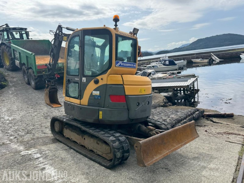 2013 Volvo ECR58 - Gravemaskin - Tiltrotator - 3. Skuffer - Sertifisert - Timer: 6477 - Mini bager: slika 2013 Volvo ECR58 - Gravemaskin - Tiltrotator - 3. Skuffer - Sertifisert - Timer: 6477 - Mini bager 2013 Volvo ECR58 - Gravemaskin - Tiltrotator - 3. Skuffer - Sertifisert - Timer: 6477 - Mini bager: slika 2013 Volvo ECR58 - Gravemaskin - Tiltrotator - 3. Skuffer - Sertifisert - Timer: 6477 - Mini bager