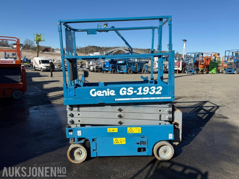 2014 Genie GS-1932 sakselift, 8 m, Årskontroll, lavt timeantall - Podizna platforma: slika 2014 Genie GS-1932 sakselift, 8 m, Årskontroll, lavt timeantall - Podizna platforma 2014 Genie GS-1932 sakselift, 8 m, Årskontroll, lavt timeantall - Podizna platforma: slika 2014 Genie GS-1932 sakselift, 8 m, Årskontroll, lavt timeantall - Podizna platforma