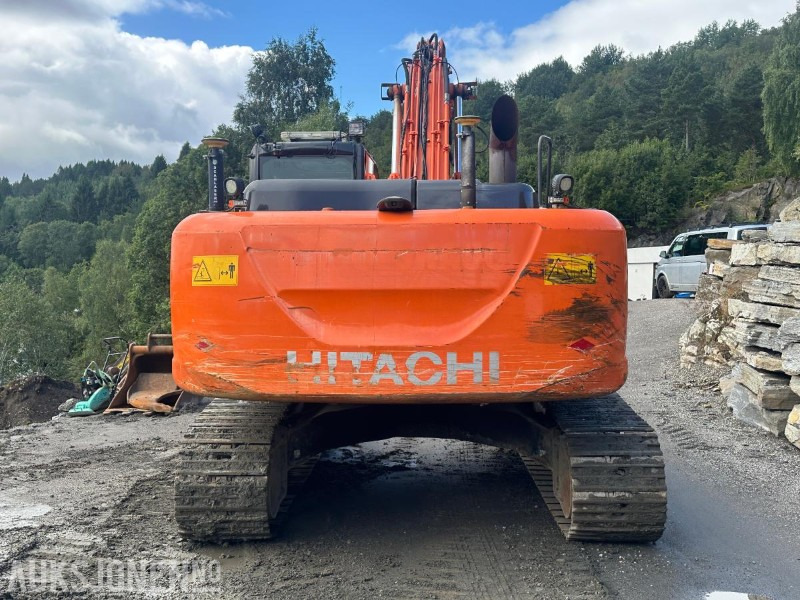 2014 Hitachi ZX250LC-5B Gravemaskin - 10741 Timer - Tiltrotator - Sentralsmøring - Bunkringspumpe - GPS - 2 Skuffer - Bager: slika 2014 Hitachi ZX250LC-5B Gravemaskin - 10741 Timer - Tiltrotator - Sentralsmøring - Bunkringspumpe - GPS - 2 Skuffer - Bager 2014 Hitachi ZX250LC-5B Gravemaskin - 10741 Timer - Tiltrotator - Sentralsmøring - Bunkringspumpe - GPS - 2 Skuffer - Bager: slika 2014 Hitachi ZX250LC-5B Gravemaskin - 10741 Timer - Tiltrotator - Sentralsmøring - Bunkringspumpe - GPS - 2 Skuffer - Bager