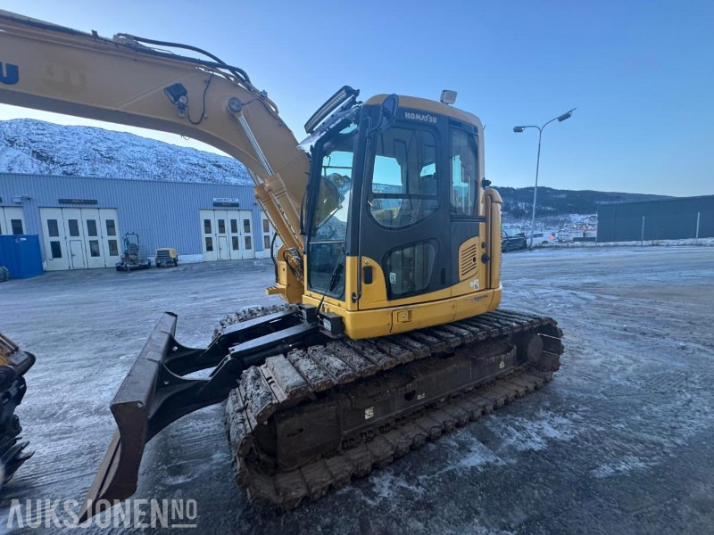 2014 Komatsu PC 138 US Gravemaskin med Oilquick og tiltrotator - Bager: slika 2014 Komatsu PC 138 US Gravemaskin med Oilquick og tiltrotator - Bager 2014 Komatsu PC 138 US Gravemaskin med Oilquick og tiltrotator - Bager: slika 2014 Komatsu PC 138 US Gravemaskin med Oilquick og tiltrotator - Bager
